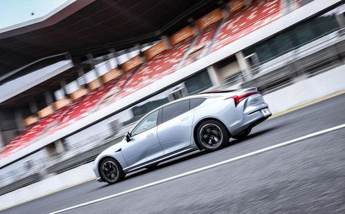 哪吒S獵裝版諜照曝光 另類設計能否開啟市場新賽道？